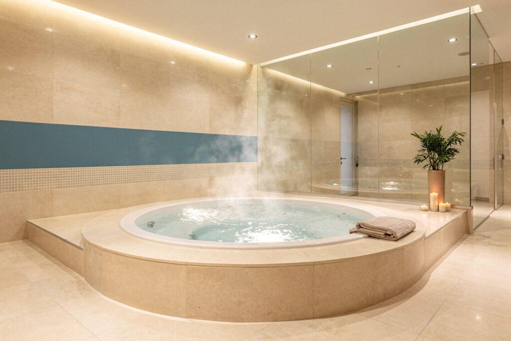 Planung eines Indoorpools mit Whirlpool für den Innenbereich – Poolbau Hirsch GmbH